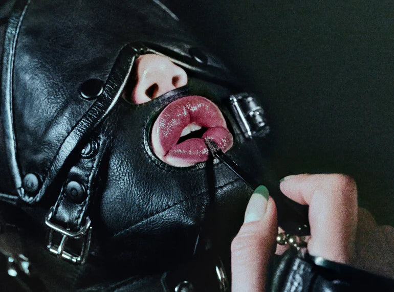 20220130_ISAMAYA_SHOT_14_APPLICATION_LIPS_BONDAGE_MASK_CLOSEUPS_111_R3_QC.webp