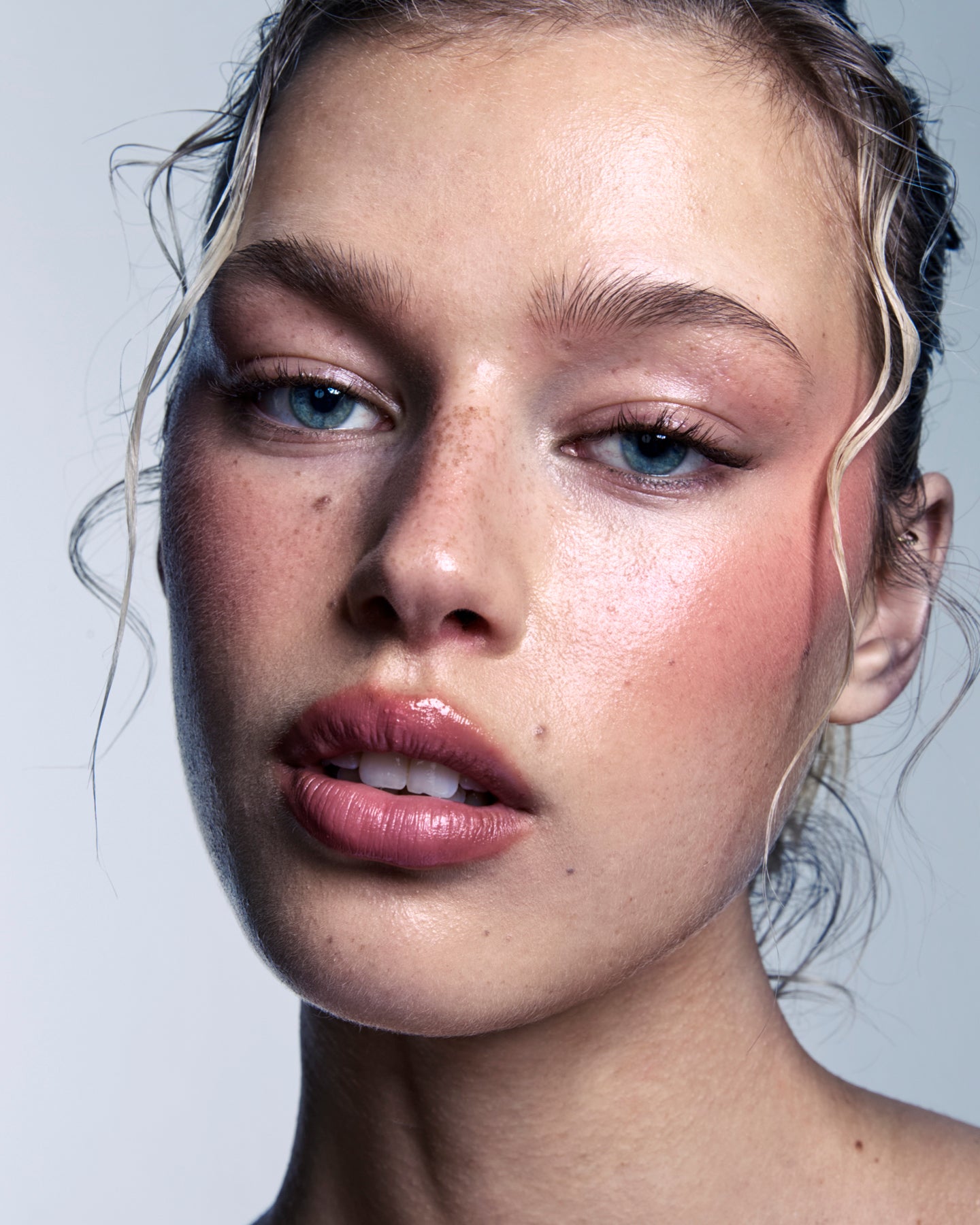 SHOP_THE_LOOK_HERO_IMG_BUNDLE_MAIN_PAGE_BLUSHED_UP_401a56fd-e2e6-42fb-9a82-75165f561b20.jpg